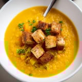 Kürbis Linsen Suppe Croutons